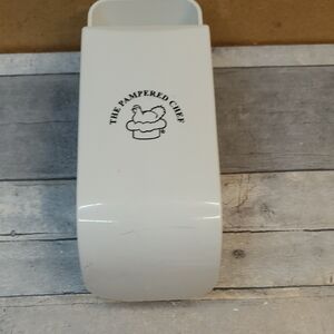 Pampered Chef White Plastic Adjustable Measuring Cup